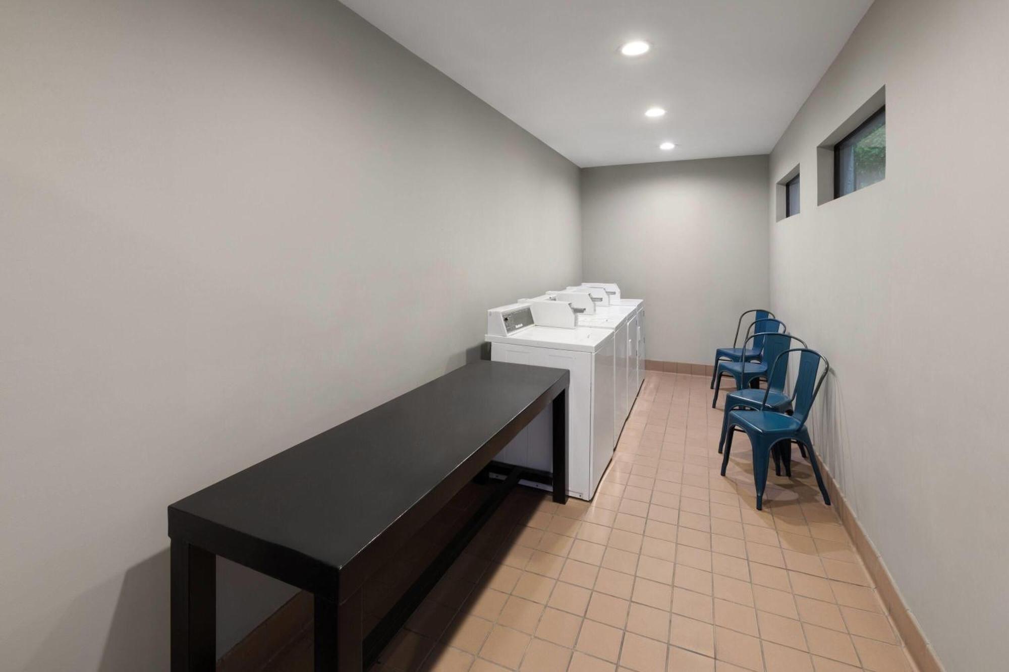 Ramada By Wyndham El Paso Hotel Kültér fotó